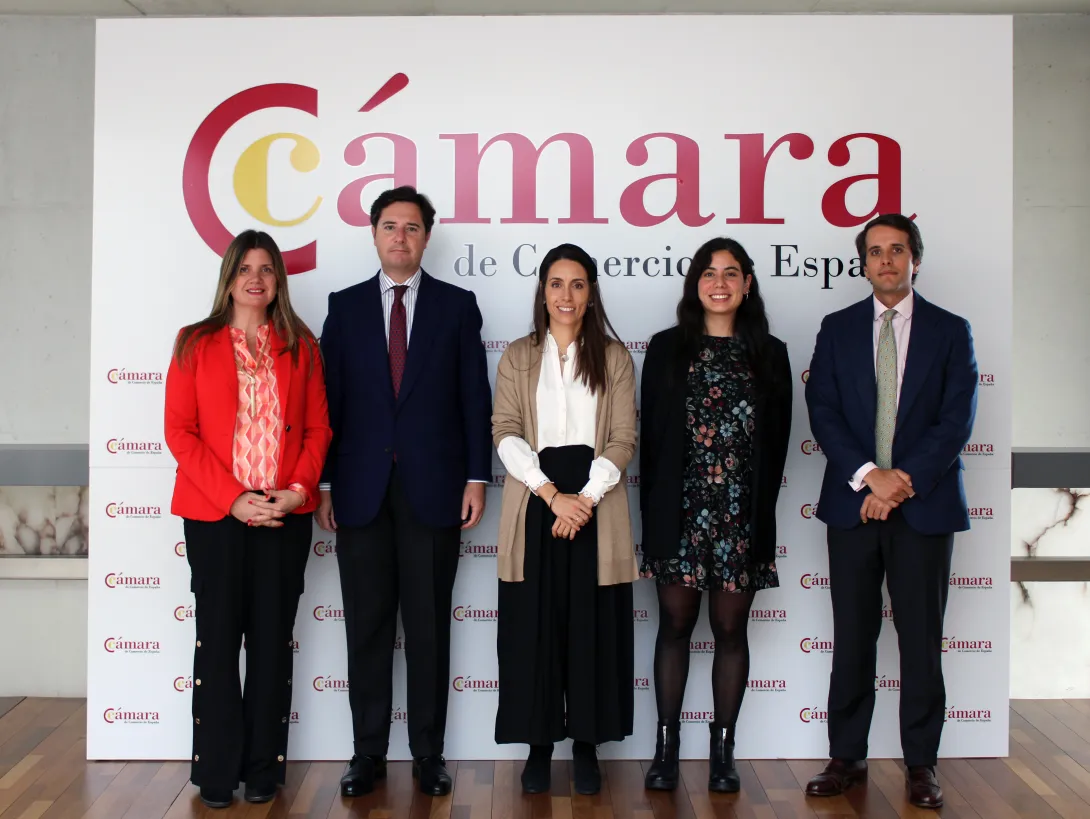 De izquierda a derecha, Macarena Letelier; Adolfo Díaz-Ambrona ; María Robles; Daniela Escobar y Fernando Cabello de los Cobos_0.jpg